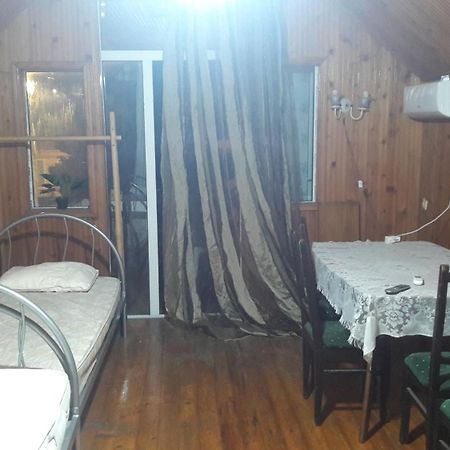 Gostevoi Dom Batumi. Hotel Екстериор снимка